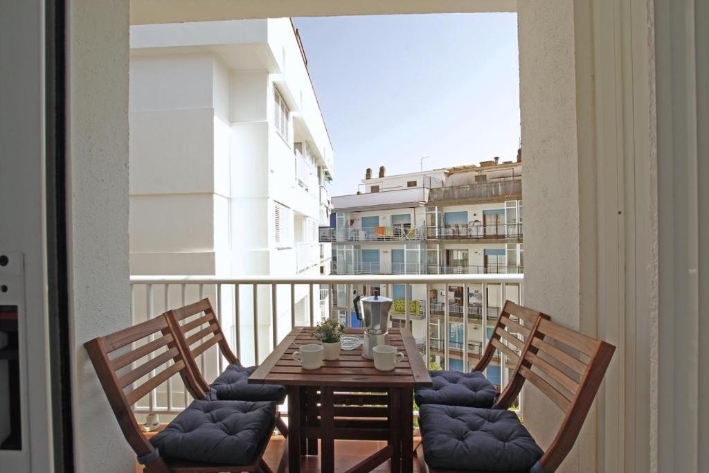 Warm Sands Apartment By Hello Homes Sitges Bagian luar foto