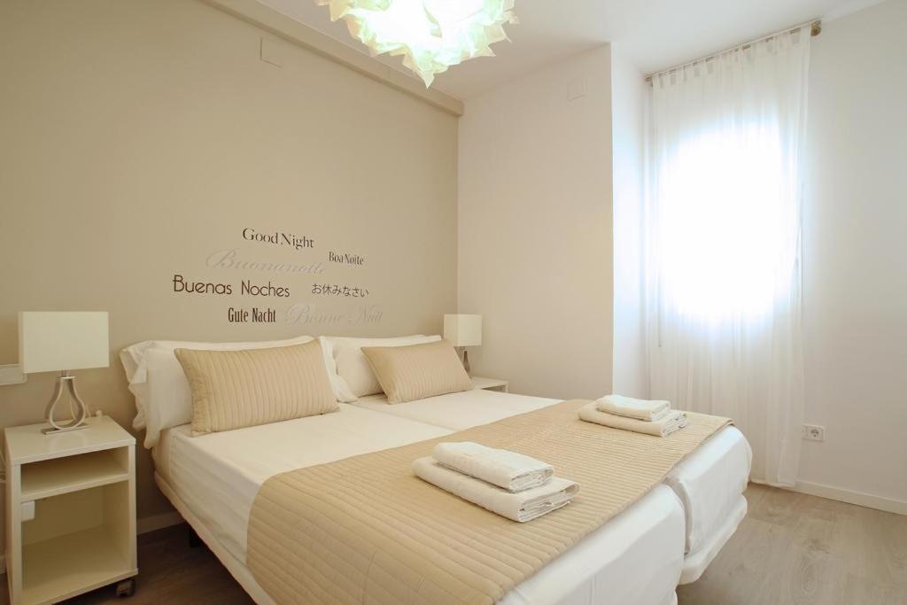 Warm Sands Apartment By Hello Homes Sitges Bagian luar foto
