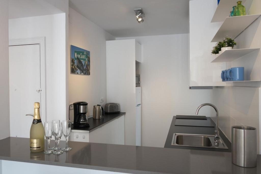 Warm Sands Apartment By Hello Homes Sitges Bagian luar foto